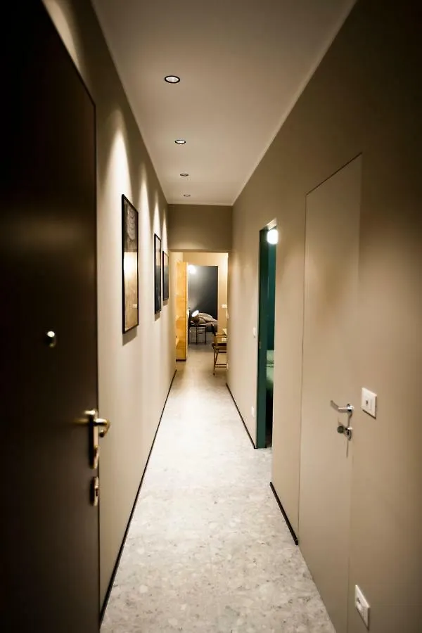 Torino48 Guesthouse ミラノ 2*,